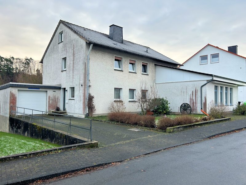 Mehrfamilienhaus zum Kauf 248.000 € 9 Zimmer 186,5 m²<br/>Wohnfläche 1.041 m²<br/>Grundstück Rüthen Rüthen 59602