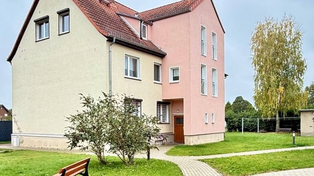Wohnung zur Miete 384 € 2 Zimmer 64 m² 1. Geschoss frei ab sofort Bahnhof Straße 2 Radegast 06369