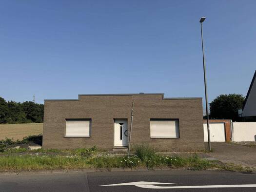 Bungalow zum Kauf 179.000 € 6 Zimmer 172,8 m² 735 m² Grundstück Hülsdonk Moers 47441