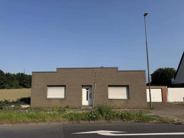 Bungalow zum Kauf 179.000 € 6 Zimmer 172,8 m² 735 m² Grundstück Hülsdonk Moers 47441