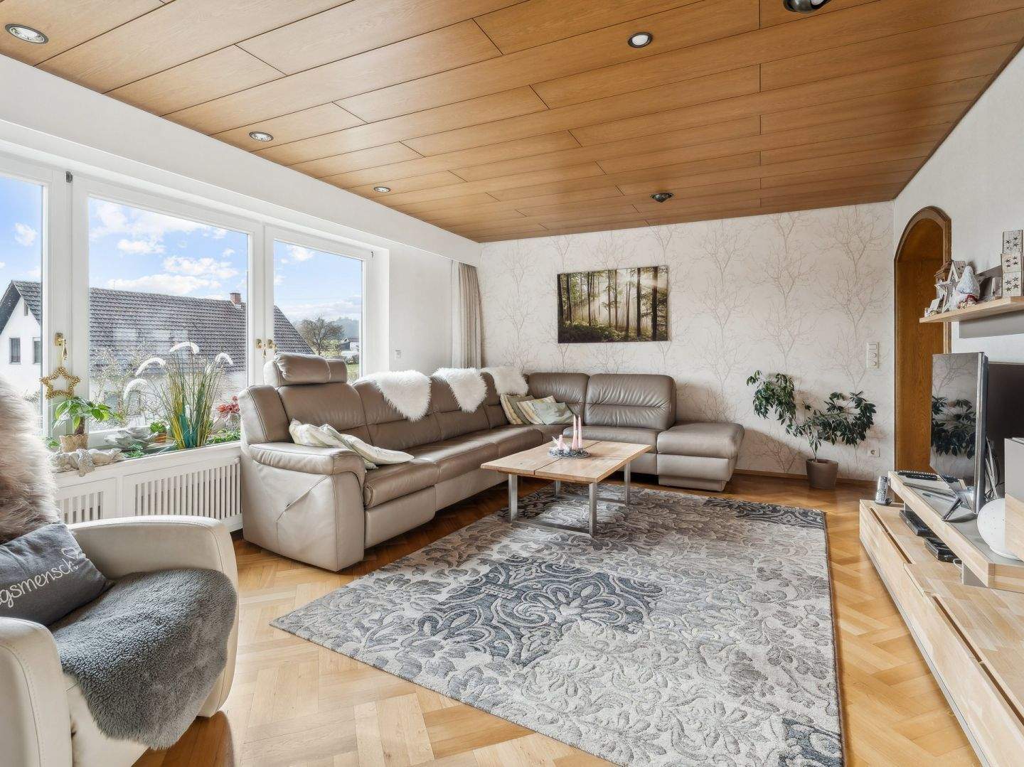 Immobilie in Bergatreute - Repräsentative Landhausvilla nahe Ravensburg - Schloss-Ambiente auf ca. 2.500 m² Parkgrundstück - Bild 4