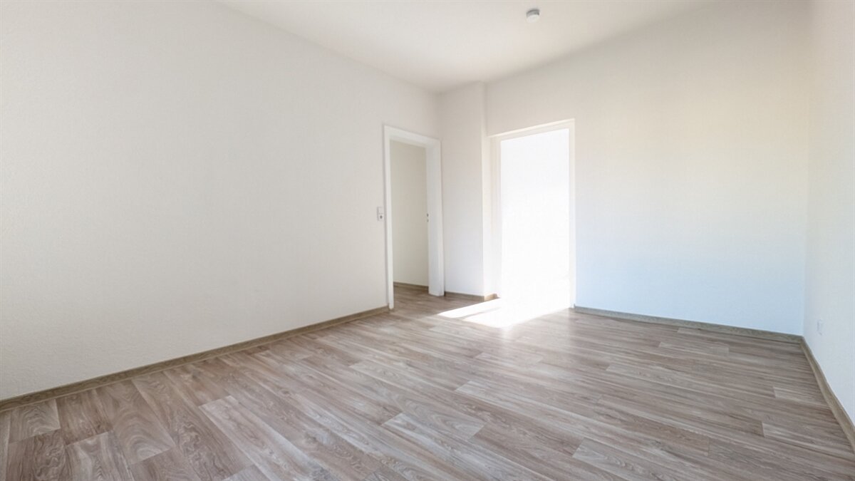 Studio zur Miete 395 € 3 Zimmer 65,6 m²<br/>Wohnfläche 1.<br/>Geschoss Dresdener Straße 17 Spremberg Spremberg 03130