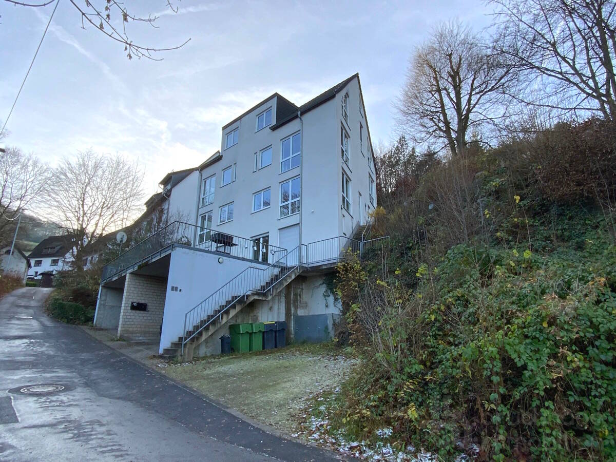 Mehrfamilienhaus zum Kauf 440.000 € 14 Zimmer 307,3 m²<br/>Wohnfläche 635 m²<br/>Grundstück Schalksmühle Schalksmühle 58579