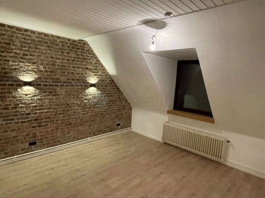 Wohnung zur Miete 595 € 3 Zimmer 71 m² Dachgeschoss, 3. Geschoss frei ab sofort Solingen 42657
