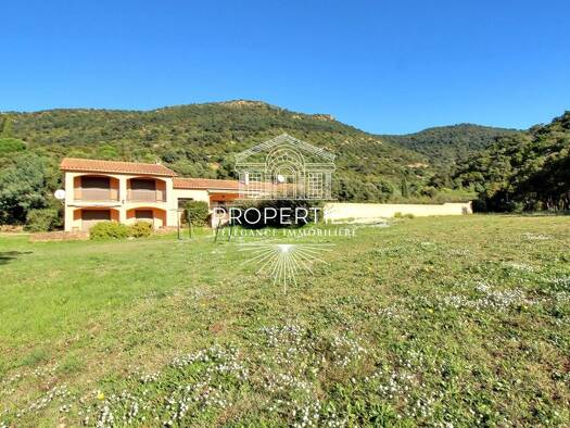 Einfamilienhaus zum Kauf 1.690.000 € 8 Zimmer 212 m² 5.483 m² Grundstück Sud LE LAVANDOU 83980