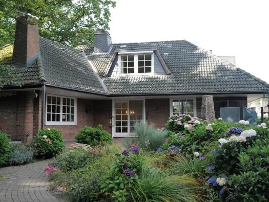 Villa zum Kauf 995.000 € 7 Zimmer 230 m² 2.731 m² Grundstück frei ab sofort Heuberg Garstedt Norderstedt 22848