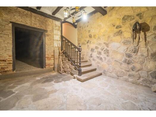 Villa zum Kauf 300.000 € 6 Zimmer 1.166 m² Puente la Reina/Gares 31100