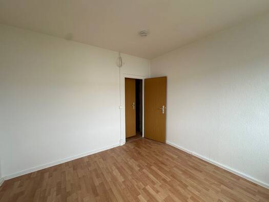 Wohnung zur Miete 280 € 3 Zimmer 56,1 m² 3. Geschoss frei ab sofort Schulstraße 8 Thurm Mülsen 08132