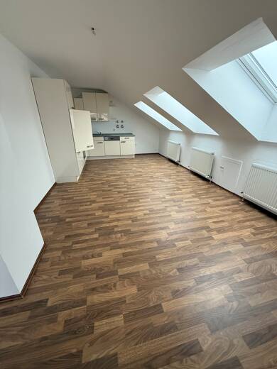 Wohnung zum Kauf provisionsfrei 390.000 € 4 Zimmer 82 m² Dachgeschoss Gräfendeichstr. 11 Oberrad Frankfurt 60599