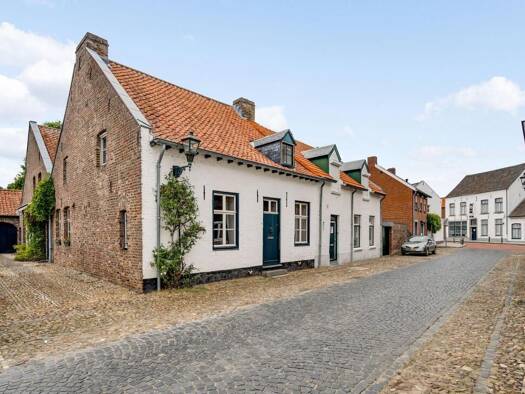 Haus zum Kauf 675.000 € 9 Zimmer 232 m² 655 m² Grundstück trippaardstraat 33 Maasgouw 6017 AM
