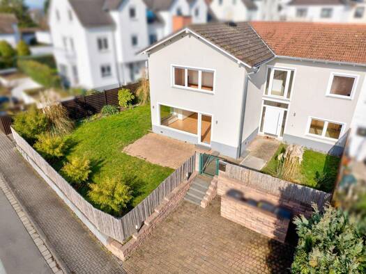 Doppelhaushälfte zum Kauf provisionsfrei 650.000 € 4,5 Zimmer 127 m² 300 m² Grundstück Bierstadt Wiesbaden 65191