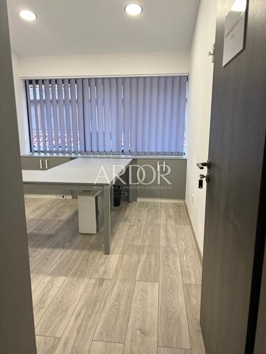 Büro-/Praxisfläche zur Miete 250 € Rijeka 51000