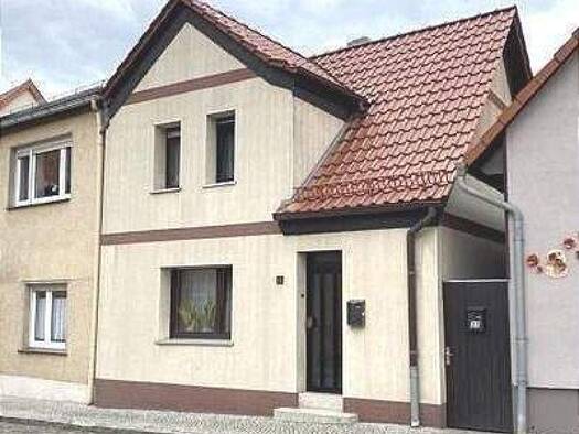 Einfamilienhaus zum Kauf 59.000 € 3 Zimmer 65 m² 298 m² Grundstück frei ab sofort Artern Artern/Unstrut 06556