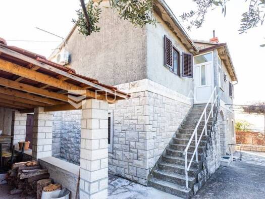 Haus zum Kauf 500.000 € 4 Zimmer 180 m² Nerezisca Supetar 21000