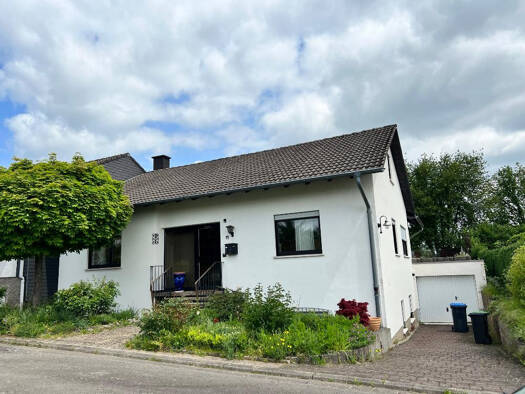 Doppelhaushälfte zum Kauf 330.000 € 7 Zimmer 174 m² 490 m² Grundstück Niedersalbach Heusweiler 66265