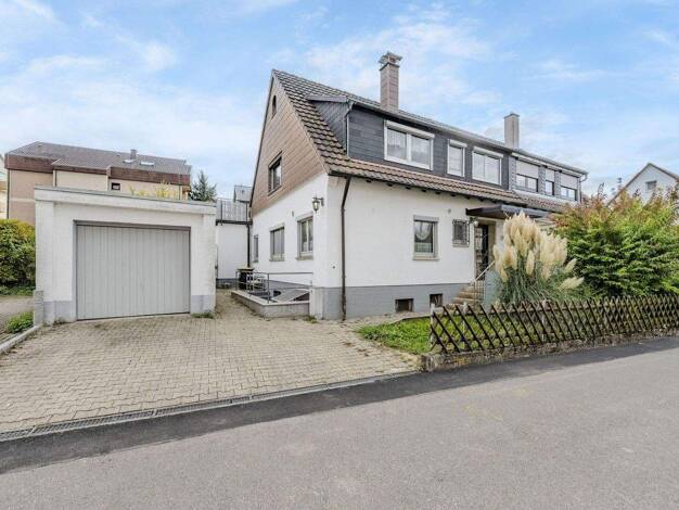 Doppelhaushälfte zum Kauf provisionsfrei 449.000 € 7 Zimmer 138 m² 374 m² Grundstück Marbach Marbach am Neckar 71672