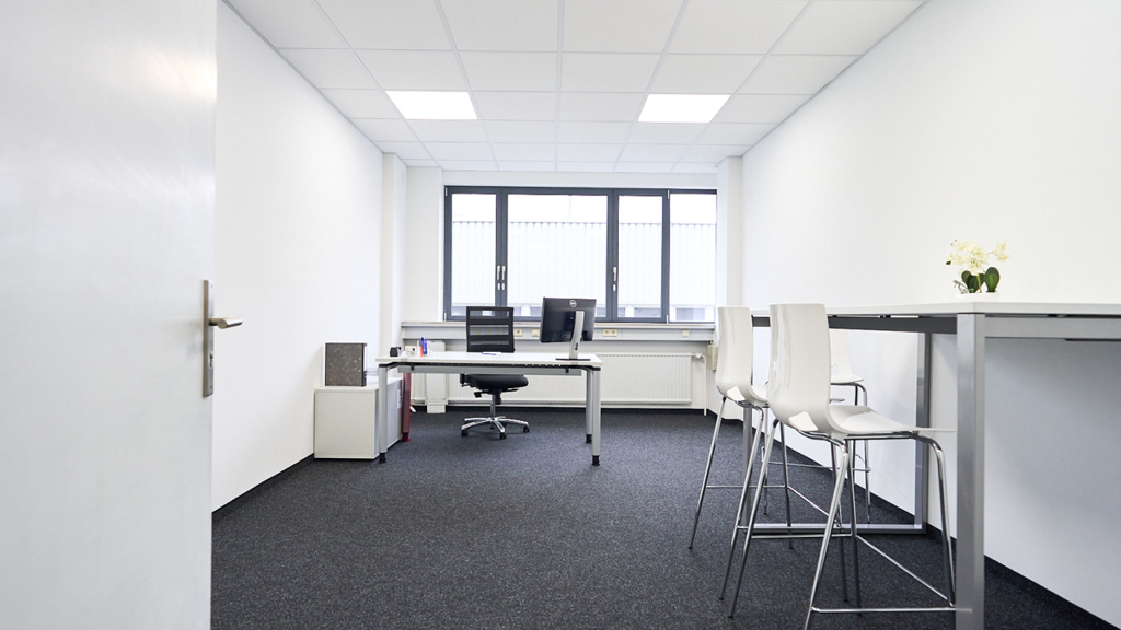 Bürofläche zur Miete - Erstbezug 500 € 27,6 m² Bürofläche teilbar ab 27,6 m² Carl-Zeiss-Straße 5 Fellbach 70736