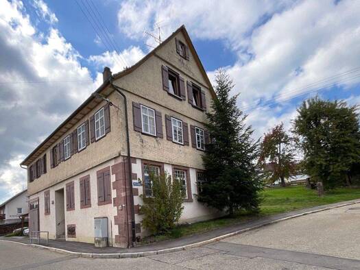 Mehrfamilienhaus zum Kauf 270.000 € 7 Zimmer 221 m² 410 m² Grundstück Besenfeld Seewald 72297