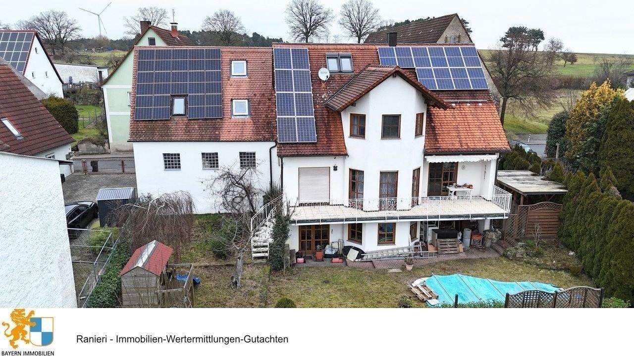 Immobilie in Weisendorf - Wohnhaus mit großem Nebengebäude zur  vielseitigen Nutzung und Garagen mit schönem Garten und Pool - Bild 4