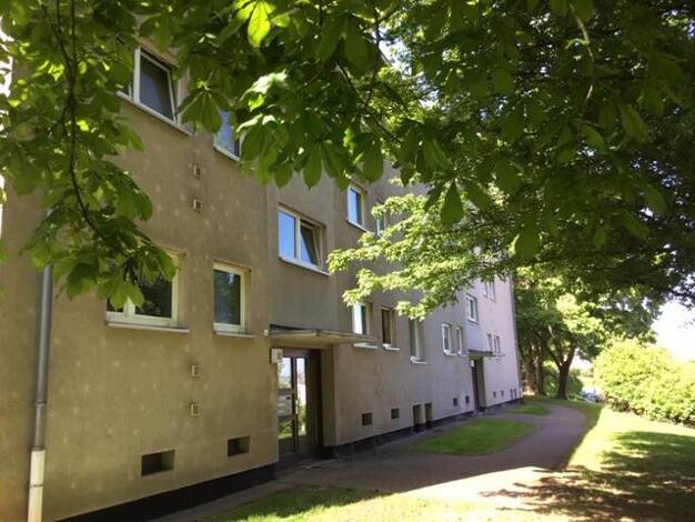 Wohnung zur Miete 735 € 4 Zimmer 79 m² 1. Geschoss frei ab 01.07.2025 Helsaer Straße 50 Eichwald Kassel 34123