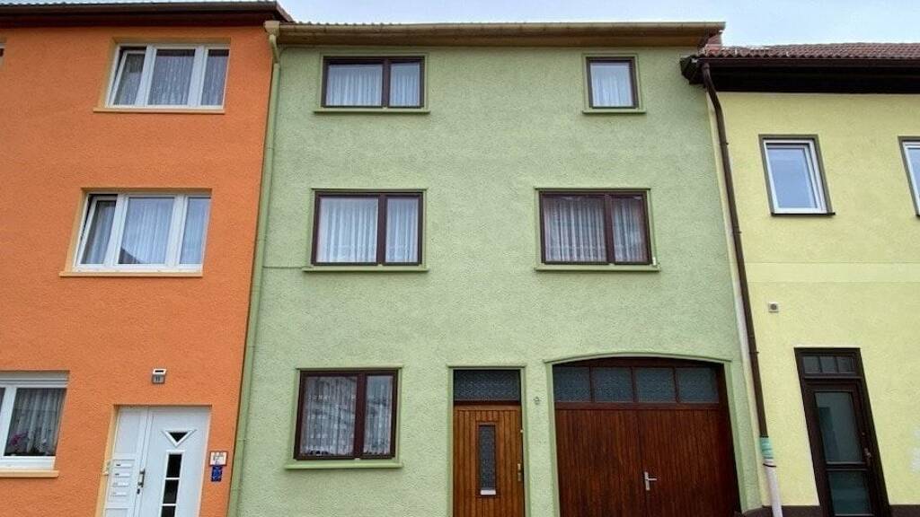 Reihenmittelhaus zum Kauf 49.000 € 4 Zimmer 96 m² 90 m² Grundstück Ohrdruf 99885
