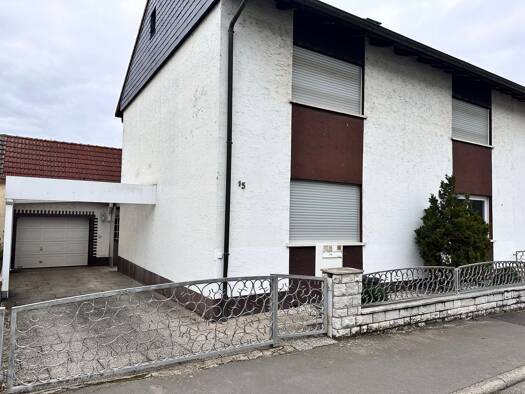 Haus zur Miete 1.950 € 5 Zimmer 150 m² 380 m² Grundstück frei ab sofort Klein-Karben Karben 61184