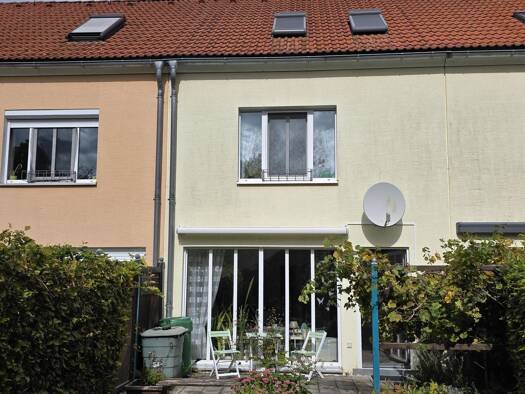 Reihenmittelhaus zum Kauf 250.000 € 5 Zimmer 111 m² 191 m² Grundstück frei ab 31.08.2026 Apolda Apolda 99510
