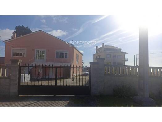 Villa zum Kauf 235.500 € 8 Zimmer 370 m² Foz 27893
