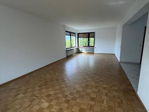 Wohnung zur Miete 1.150 € 3 Zimmer 140 m² Geschoss 1/3 frei ab sofort Oberdürrbach Würzburg 97080