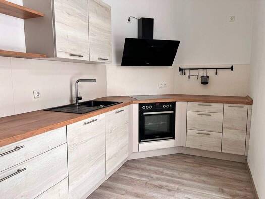 Studio zur Miete 495 € 3 Zimmer 83 m² Neundorfer Str. 170 Westend Plauen 08523