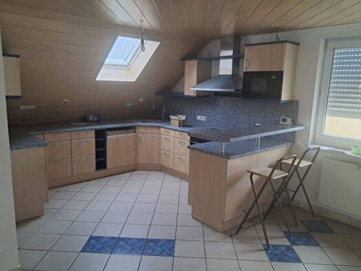 Wohnung zum Kauf 215.000 € 5 Zimmer 128 m² frei ab sofort Thonhausen Hemau 93155