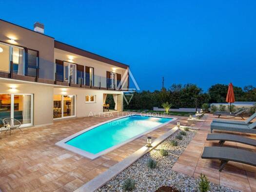 Einfamilienhaus zum Kauf 760.000 € 4 Zimmer 208 m² Kunj, Raša Raša 52220