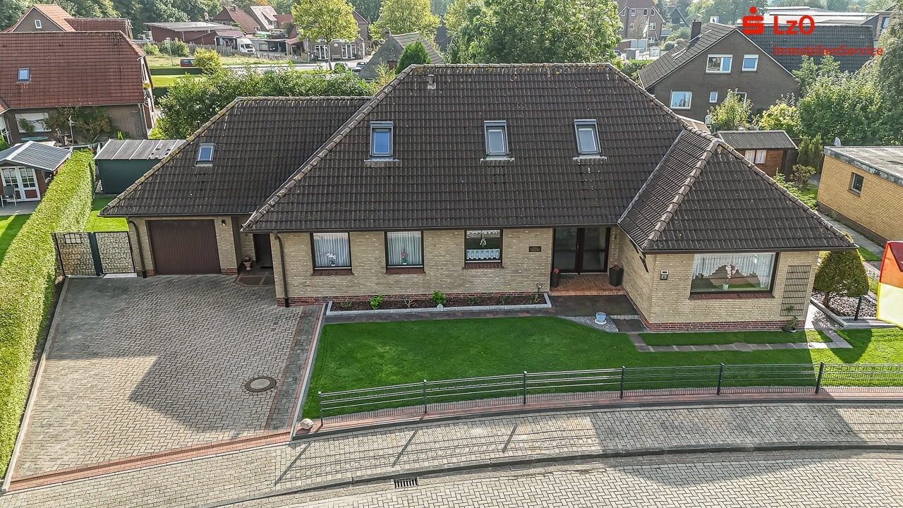 Einfamilienhaus zum Kauf 290.000 € 8 Zimmer 216 m²<br/>Wohnfläche 829 m²<br/>Grundstück Hohenkirchen Wangerland 26434