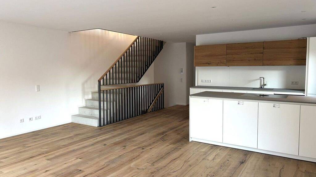 Doppelhaushälfte zur Miete - Erstbezug 2.300 € 4 Zimmer 133 m² 250 m² Grundstück frei ab sofort Nicklheim Raubling 83064