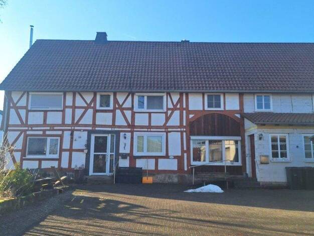 Mehrfamilienhaus zum Kauf provisionsfrei 270.000 € 12 Zimmer 304 m² 1.376 m² Grundstück Goddelsheim Lichtenfels 35104