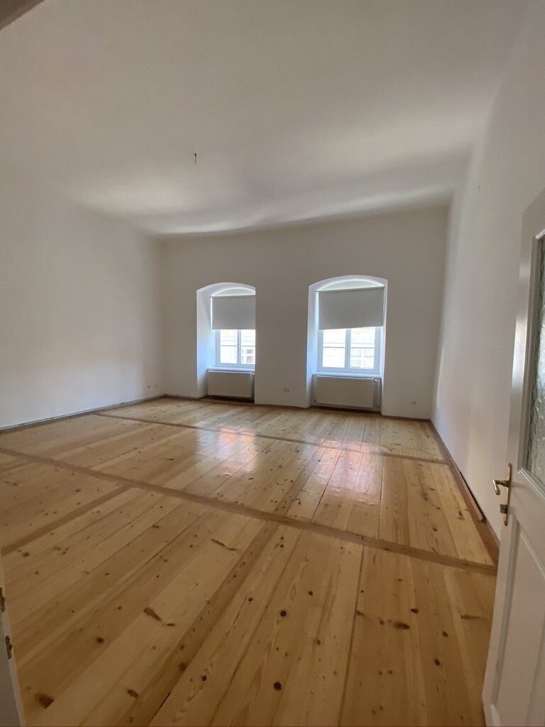 Wohnung zur Miete 1.121 € 5 Zimmer 197,5 m²<br/>Wohnfläche 2.<br/>Geschoss 01.02.2025<br/>Verfügbarkeit Krems an der Donau Krems an der Donau 3500