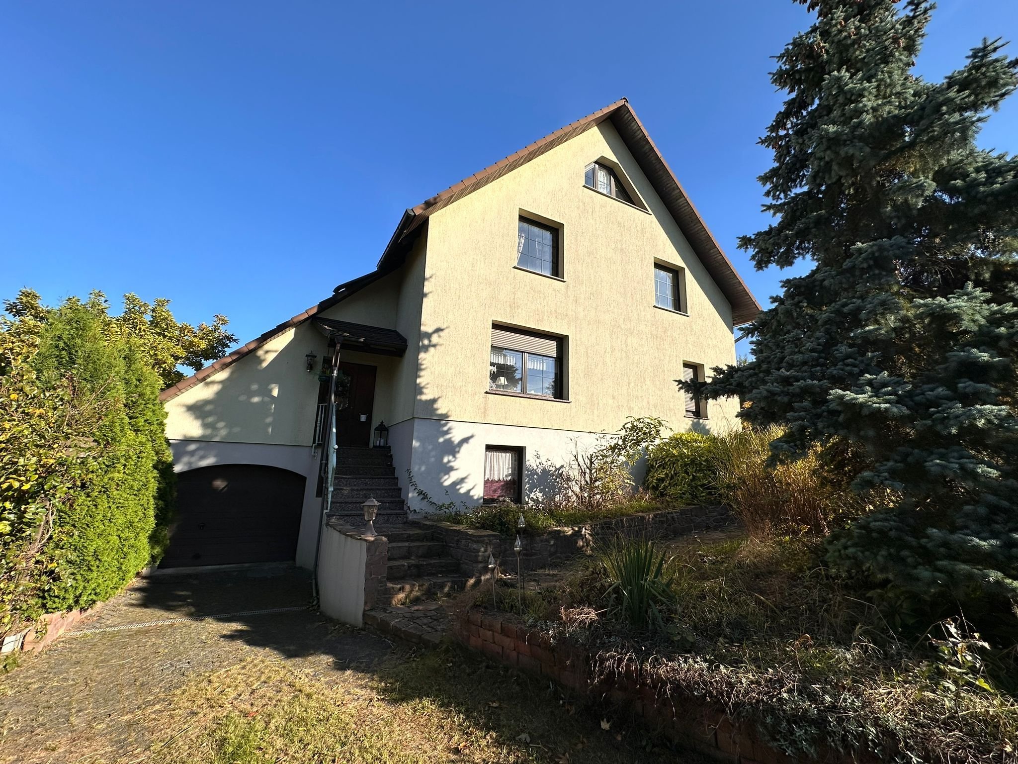 Einfamilienhaus zum Kauf 199.500 € 5 Zimmer 230 m²<br/>Wohnfläche 712 m²<br/>Grundstück Helbra 06311