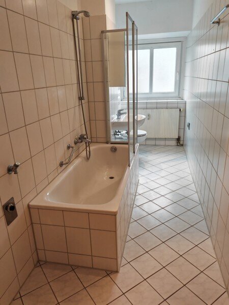 Wohnung zur Miete 738 € 2,5 Zimmer 69,2 m²<br/>Wohnfläche 2.<br/>Geschoss 17.12.2024<br/>Verfügbarkeit Rosenaustraße 67 Rosenau- und Thelottviertel Augsburg 86152