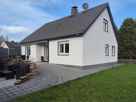 Einfamilienhaus zum Kauf provisionsfrei 630.000 € 7 Zimmer 163 m² 1.300 m² Grundstück Brake Bielefeld 33729