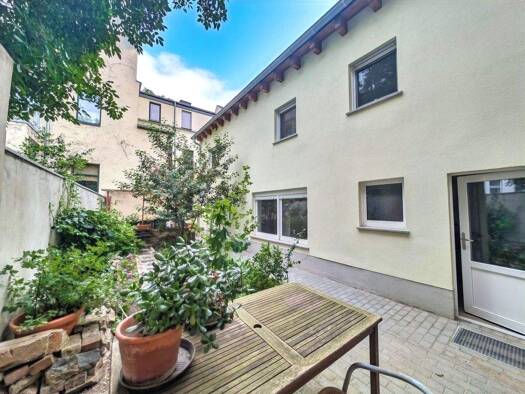 Reihenmittelhaus zum Kauf 198.000 € 7 Zimmer 212 m² 180 m² Grundstück Wurzen 04808