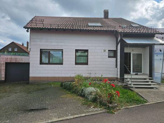 Mehrfamilienhaus zum Kauf 390.000 € 7 Zimmer 170 m² 533 m² Grundstück frei ab sofort Blumenstraße 6 Pfahlbronn Alfdorf 73553