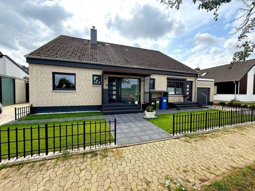 Einfamilienhaus zum Kauf 499.000 € 7 Zimmer 248,6 m² 661 m² Grundstück Lebenstedt Salzgitter 38228