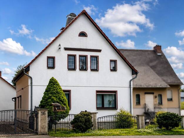 Einfamilienhaus zum Kauf 170.000 € 5 Zimmer 104 m² 840 m² Grundstück Trotz Serba 07616