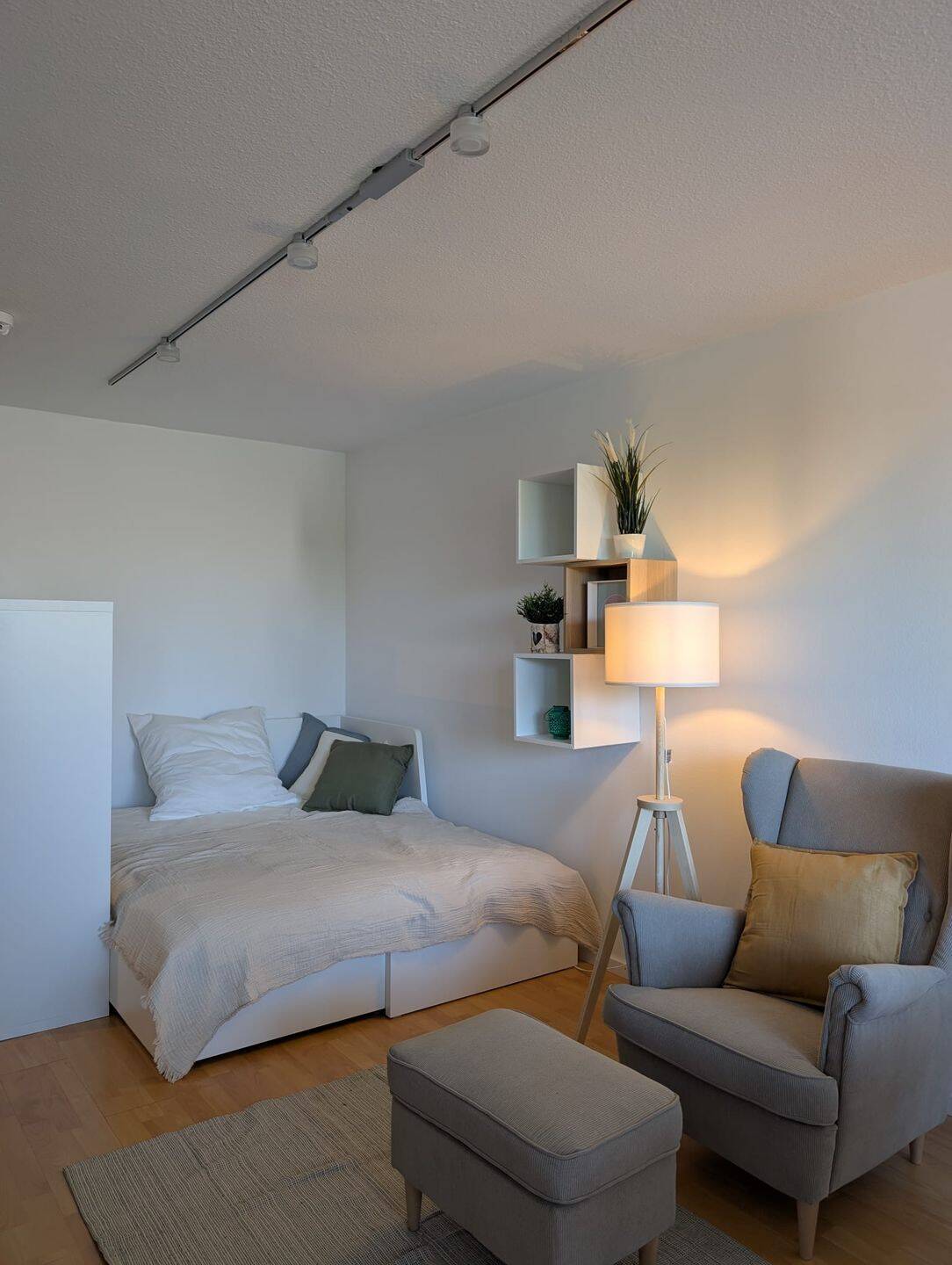 Möblierte 1-Zimmer-Whg mit EBK ab Mitte Juni verfügbar – München – Vorschaubild 7