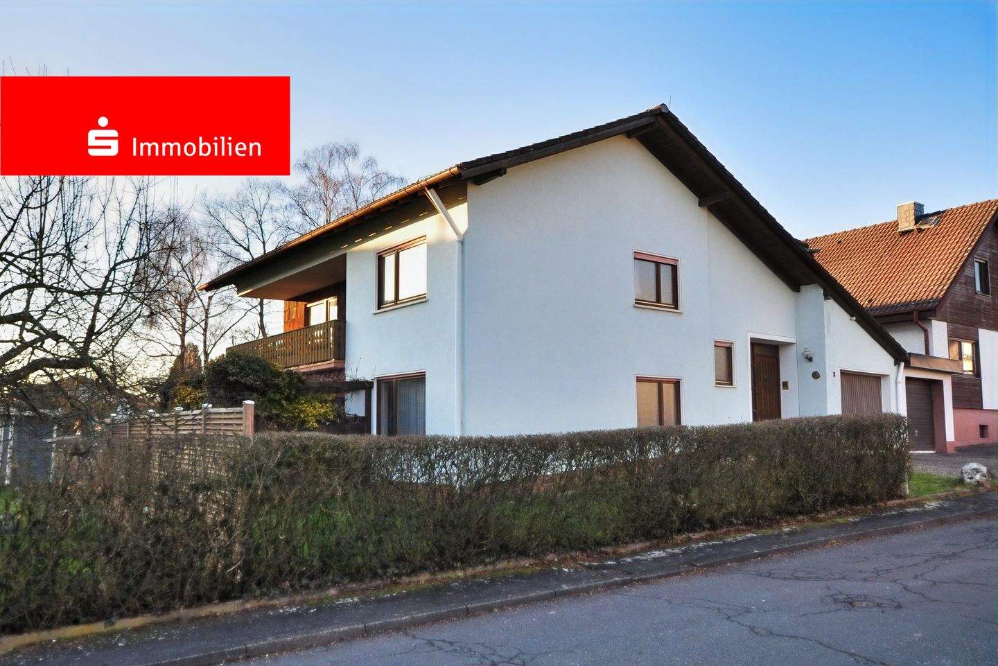 Immobilie in Steinau an der Straße - Architektenhaus mit außergewöhnlichem Grundriss - perfekt für Familien und Homeoffice - Bild 0