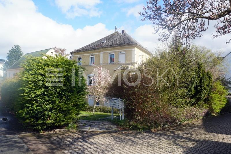 Mehrfamilienhaus zum Kauf als Kapitalanlage geeignet 395.000 € 12 Zimmer 409 m²<br/>Wohnfläche 1.248 m²<br/>Grundstück Crimmitschau Crimmitschau 08451