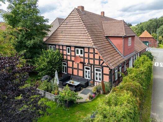 Haus zum Kauf 269.000 € 7 Zimmer 225,3 m² 1.028 m² Grundstück frei ab sofort Am Steinkamp 2 Neubruchhausen Bassum 27211