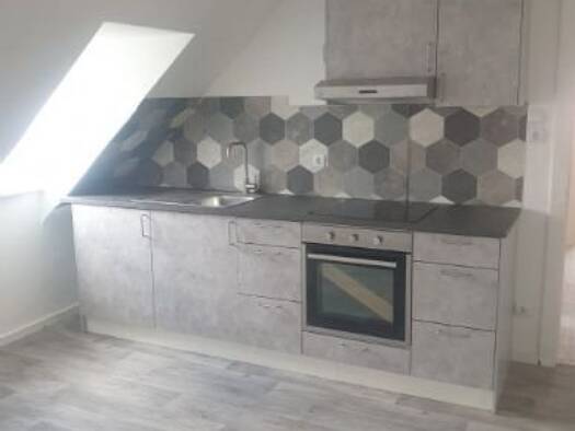 Wohnung zur Miete 600 € 4 Zimmer 85 m² Geschoss -1/3 frei ab 15.10.2026 Kitzingen Kitzingen 97318