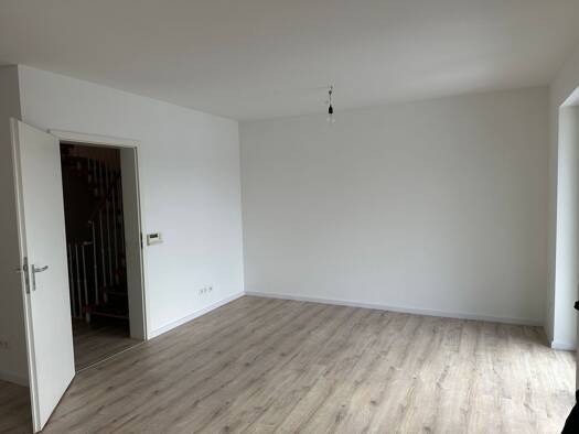 Reihenhaus zur Miete 1.380 € 5 Zimmer 135 m² frei ab sofort Reichenschwand 91244