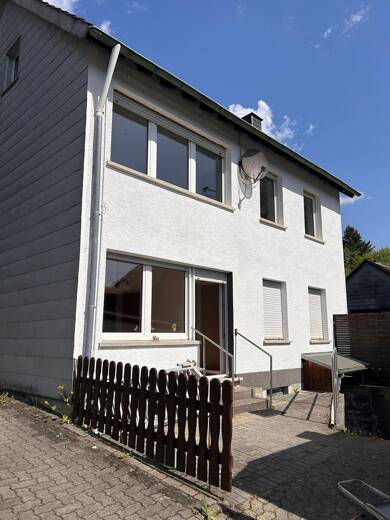 Haus zum Kauf provisionsfrei 219.000 € 7 Zimmer 180 m² 1.154 m² Grundstück frei ab sofort hohenbergringstraße 13 Hellenthal Hellenthal 53940